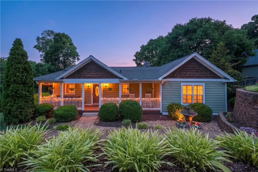 1332 Lake Drive 9, Lexington, NC 27292 - #3