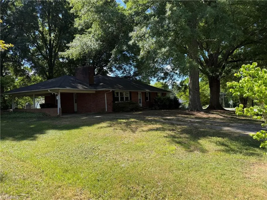 2975 Bellaire Circle, Walkertown, NC 27051 - #3