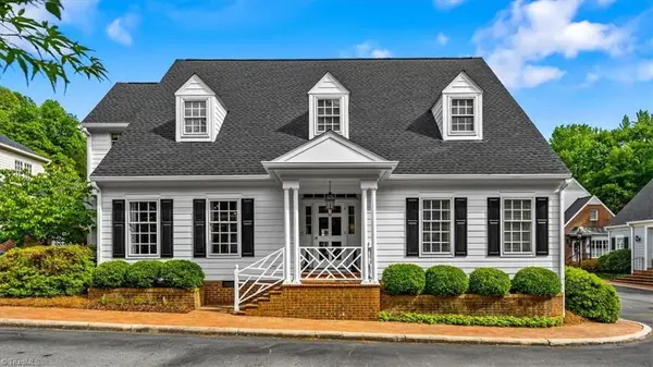12 Charleston Square, Greensboro, NC 27408