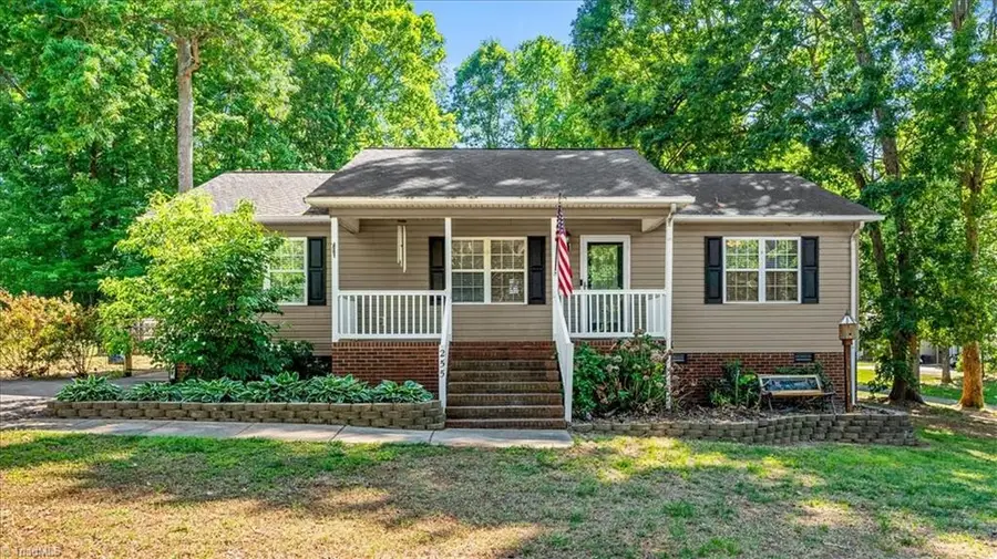255 Mustang Drive, Thomasville, NC 27360 - #2