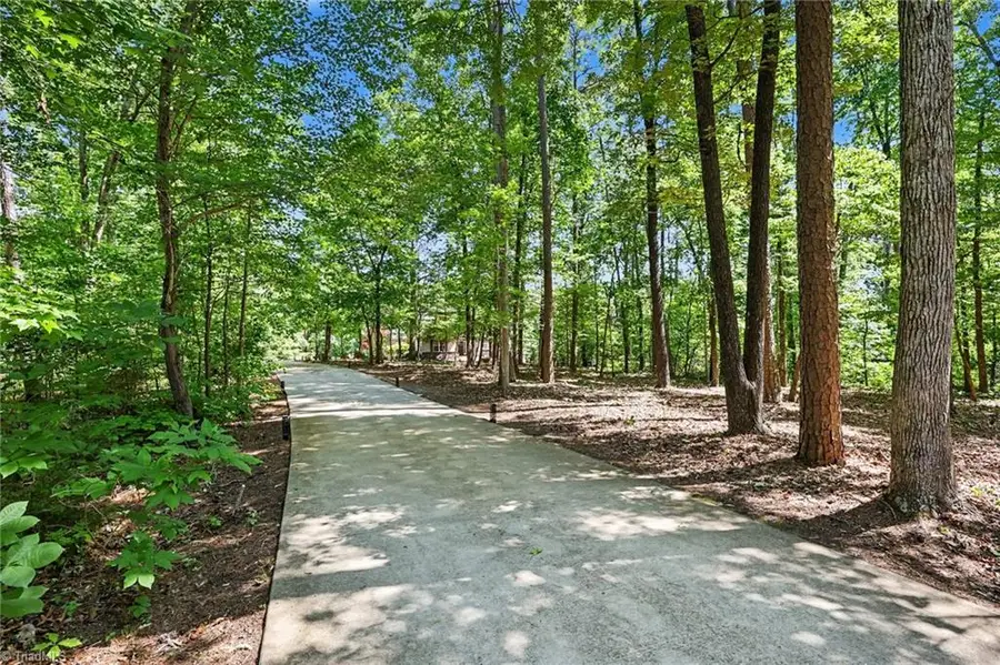 242 Harbor Drive E, Lexington, NC 27292 - #2