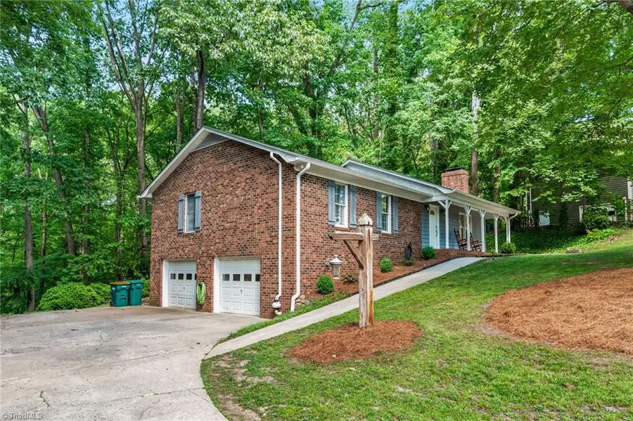 464 Lansdowne Place, Wallburg, NC 27107 - #2