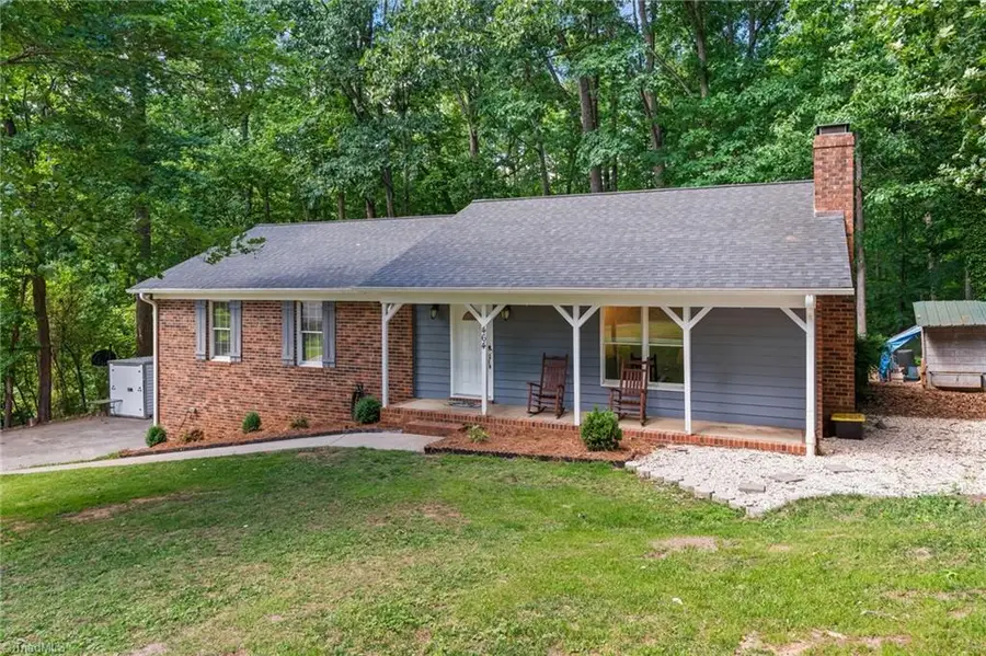 464 Lansdowne Place, Wallburg, NC 27107 - #3