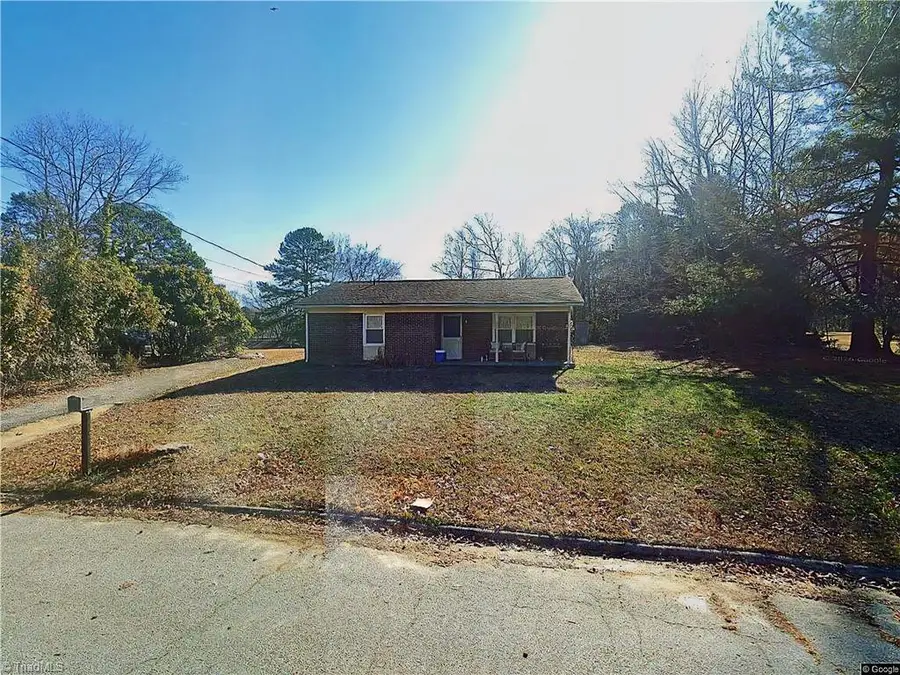 504 Lynn Drive, Thomasville, NC 27360 - #3