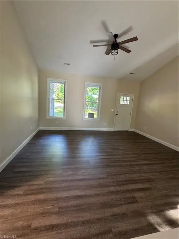 530 Oakwood Circle, Lexington, NC 27295 - #2