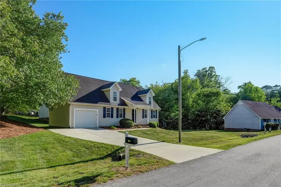 1608 Bridgeport Terrace, High Point, NC 27265 - #2