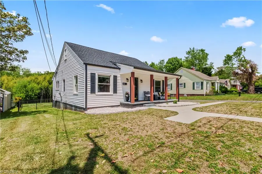 318 Oakdale Street, Mount Airy, NC 27030 - #3
