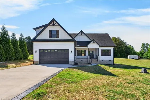 2361 Chaucer Lane, Winston-Salem, NC 27107