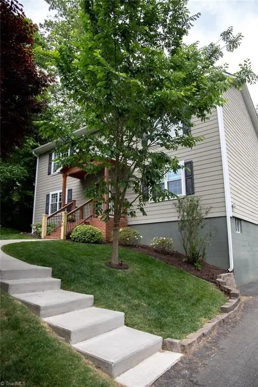 2340 Cherokee Lane, Winston Salem, NC 27103 - #2