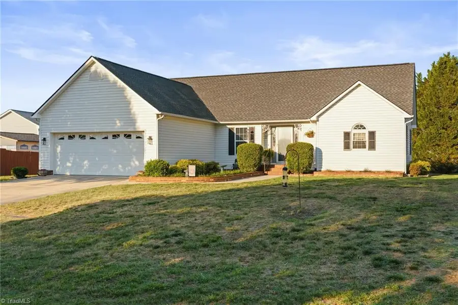 101 Erin Lane, Thomasville, NC 27360 - #3