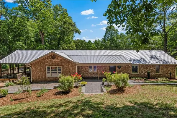 142 Pioneer Road, Harmony, NC 28634