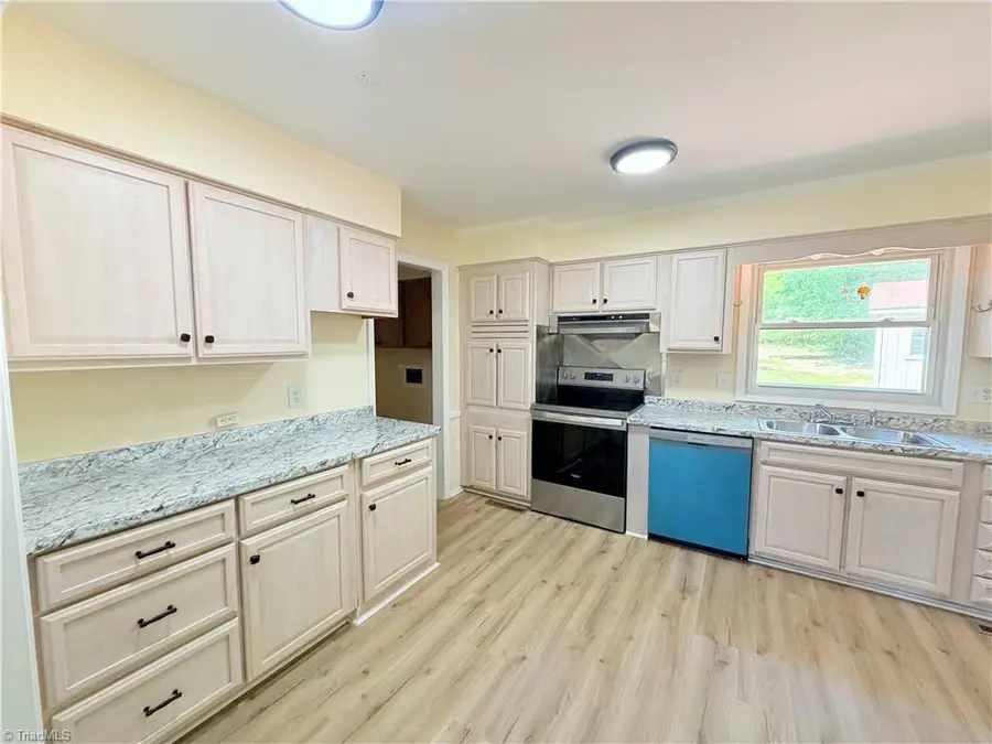 2607 Antoine Drive, Greensboro, NC 27407 - #2