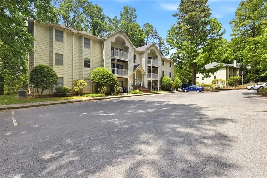 5934 W Friendly Avenue #J, Greensboro, NC 27410 - #2