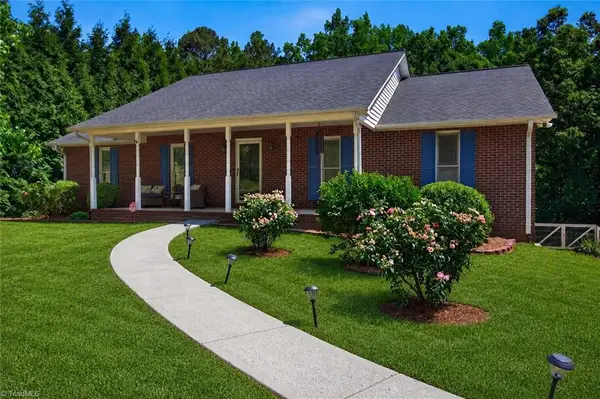 221 Leighmar Street, Clemmons, NC 27012