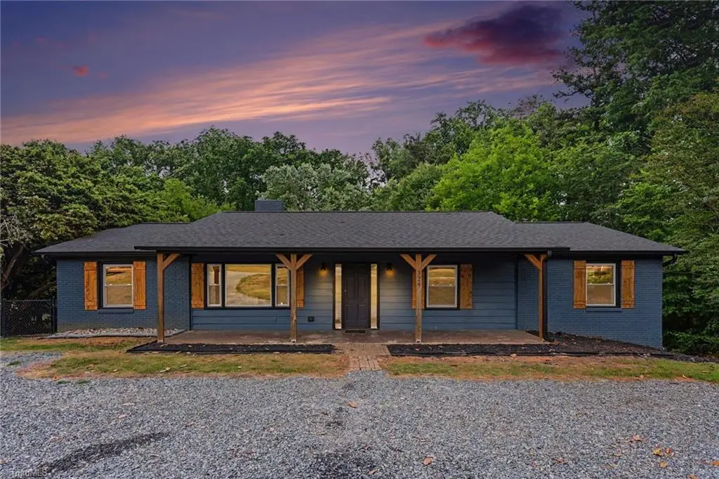 3927 Beacon Drive, Winston Salem, NC 27106 - #1
