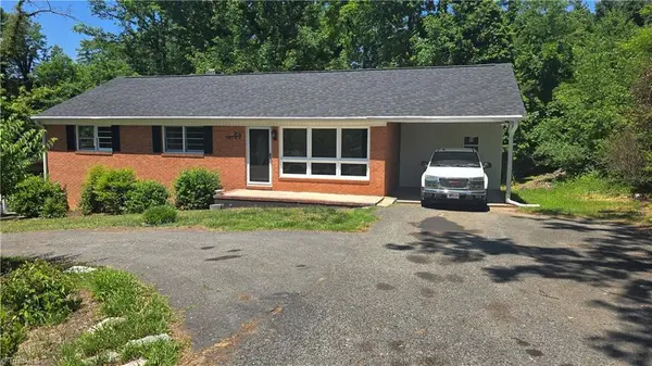 204 Forest Hill Road, Mount Airy, NC 27030