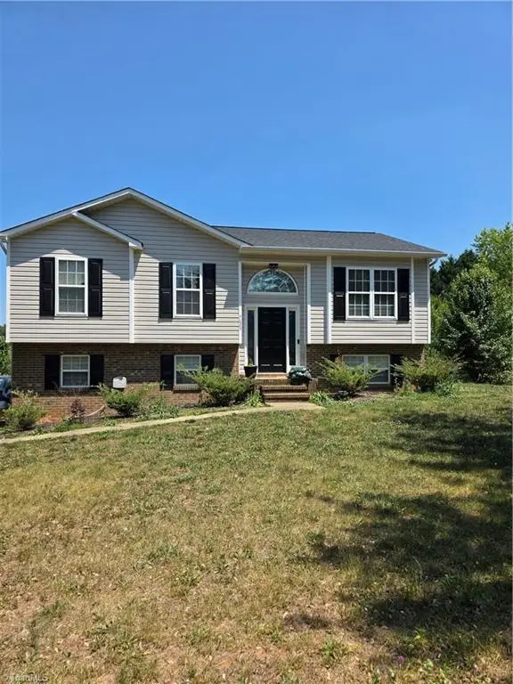 7625 Stonewell Lane, Tobaccoville, NC 27050 - #1