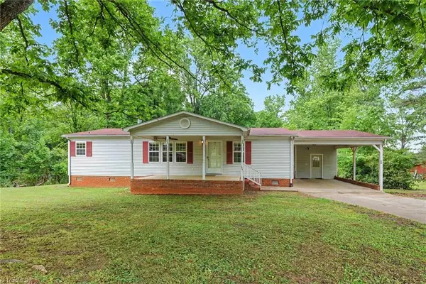 194 W 3rd Street, Denton, NC 27239
