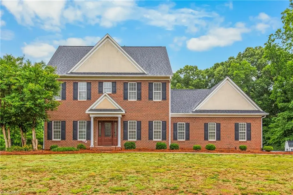 129 Walnut Avenue, Yadkinville, NC 27055 - #1
