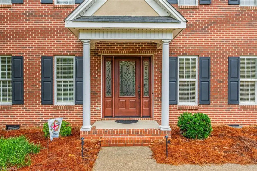 129 Walnut Avenue, Yadkinville, NC 27055 - #3