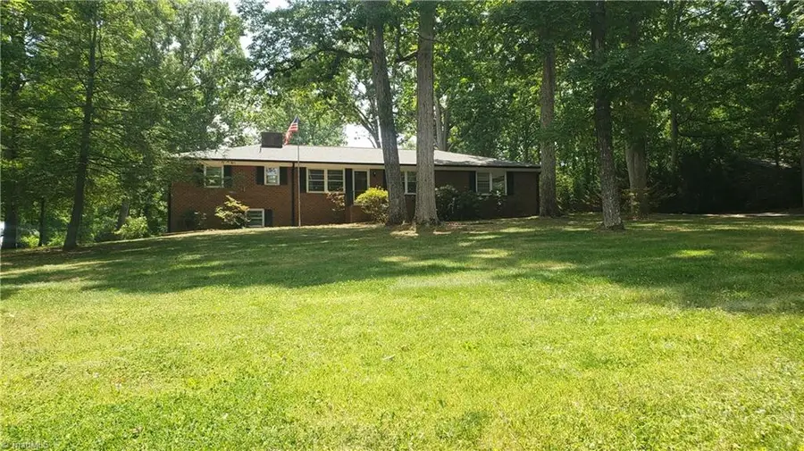 7950 E Holly Grove Road, Thomasville, NC 27360 - #2