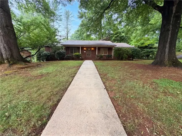 3010 Hope Valley Road, Winston-Salem, NC 27106
