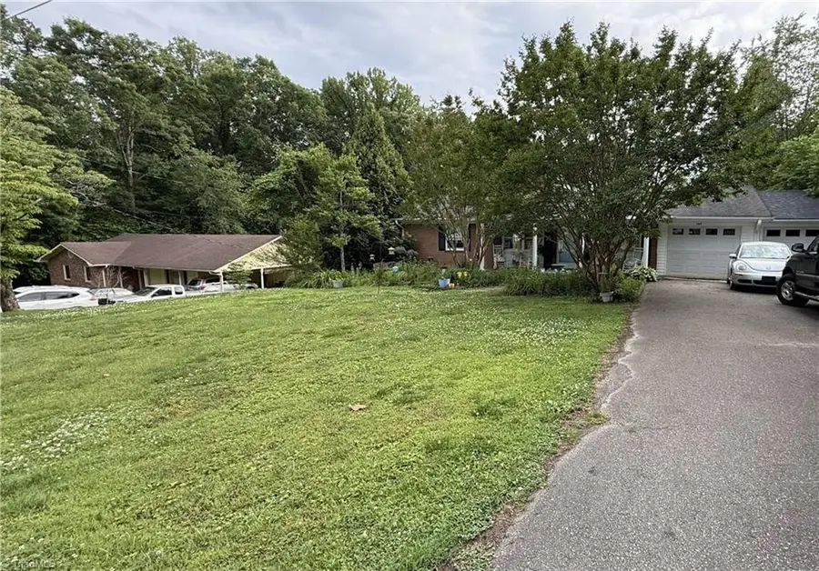 163 Florida Avenue, Mount Airy, NC 27030 - #2