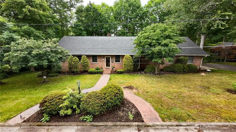 329 Laurel Street, Mount Airy, NC 27030 - #2