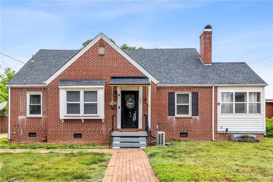 902 Wentworth Street, Reidsville, NC 27320 - #2