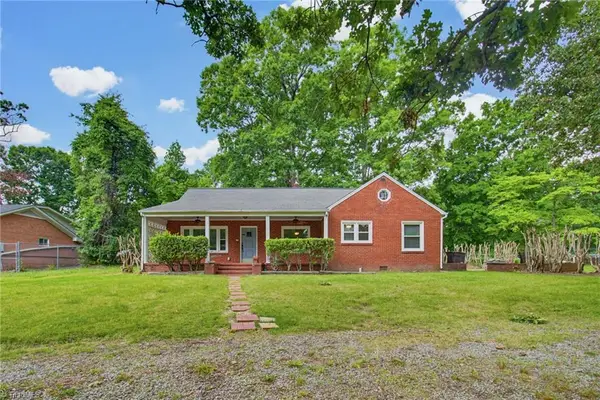 319 Dogwood Circle, High Point, NC 27260
