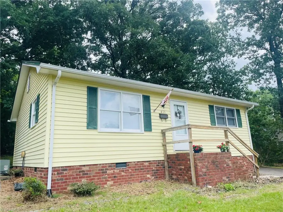411 Kern Street, Thomasville, NC 27360 - #2