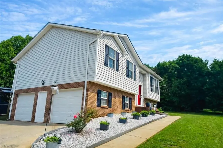 146 S Bridgewater Road, Mount Airy, NC 27030 - #2