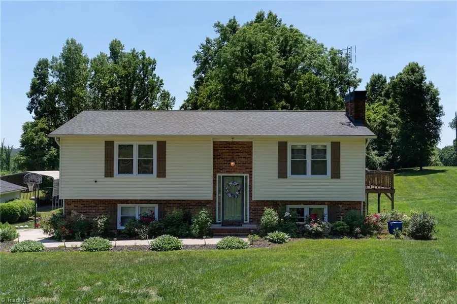 1744 R Chipman Drive, Yadkinville, NC 27055 - #2