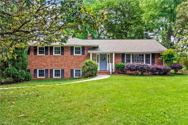 470 Westoak Trail, Winston-Salem, NC 27104