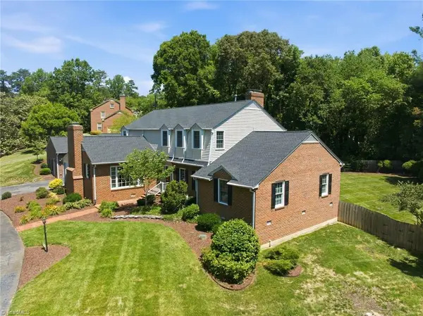1300 Robin Hood Road, High Point, NC 27262