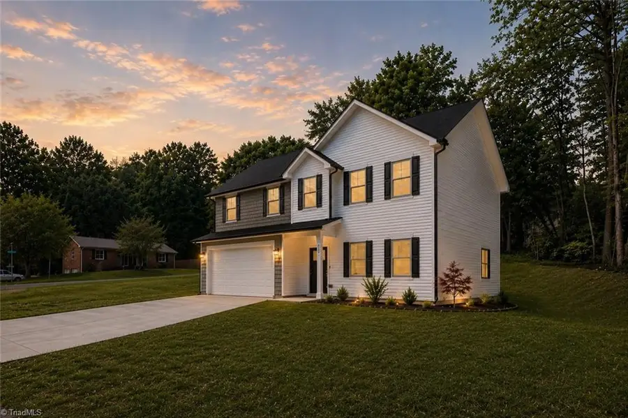 4147 2nd Street Ne, Hickory, NC 28601 - #2