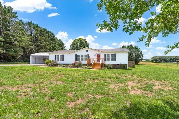 1008 Pine Ridge Drive, Hamptonville, NC 27020