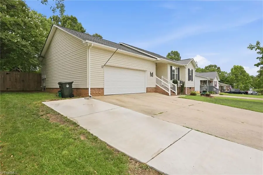 227 Meadow Lark Lane, Thomasville, NC 27360 - #3