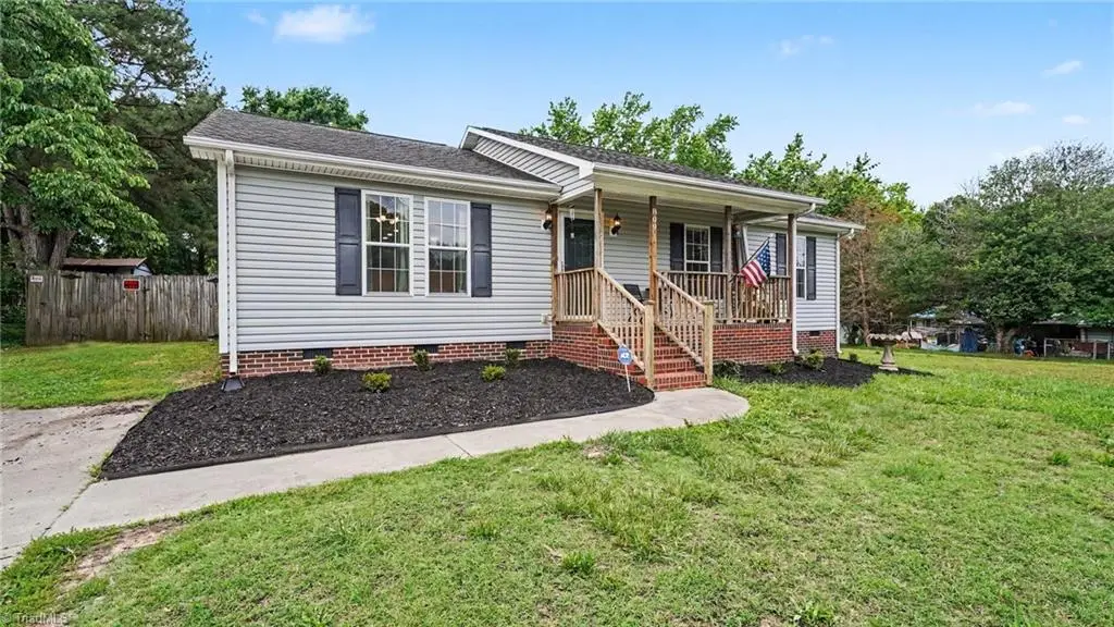 809 Carolina Avenue, Thomasville, NC 27360 - #1