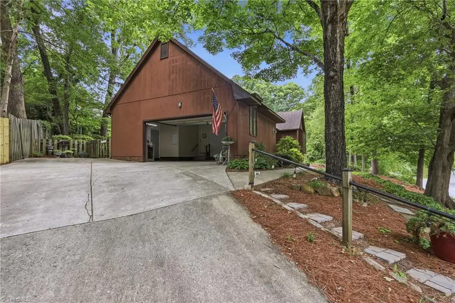 222 Shadowlawn Drive, Jamestown, NC 27282 - #3