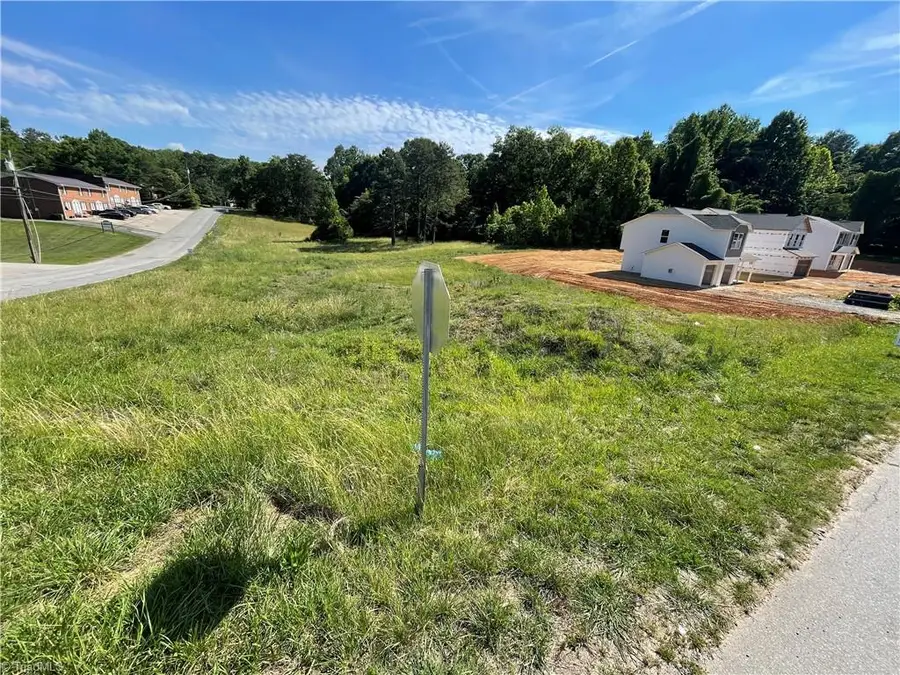 108 Longview Street #LON, Lexington, NC 27292 - #2