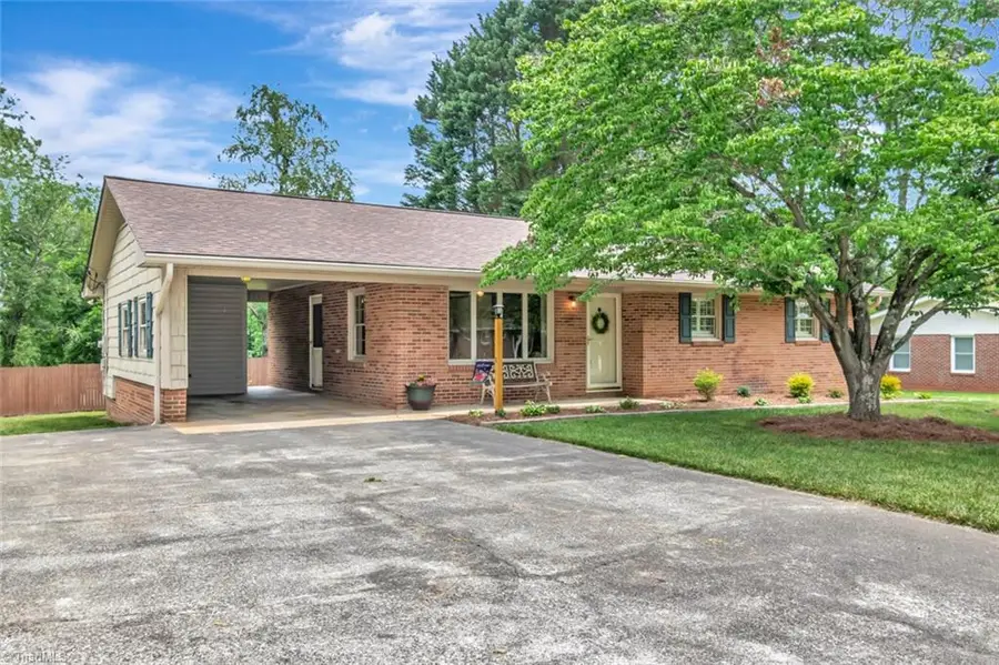 201 Oakwoods Lane, Wilkesboro, NC 28697 - #2