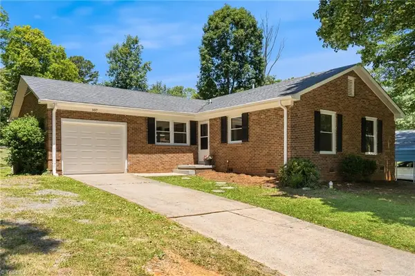 307 Foxcroft Drive, Winston-Salem, NC 27103