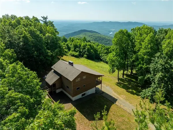 576 Lake Vista Drive, Glade Valley, NC 28627