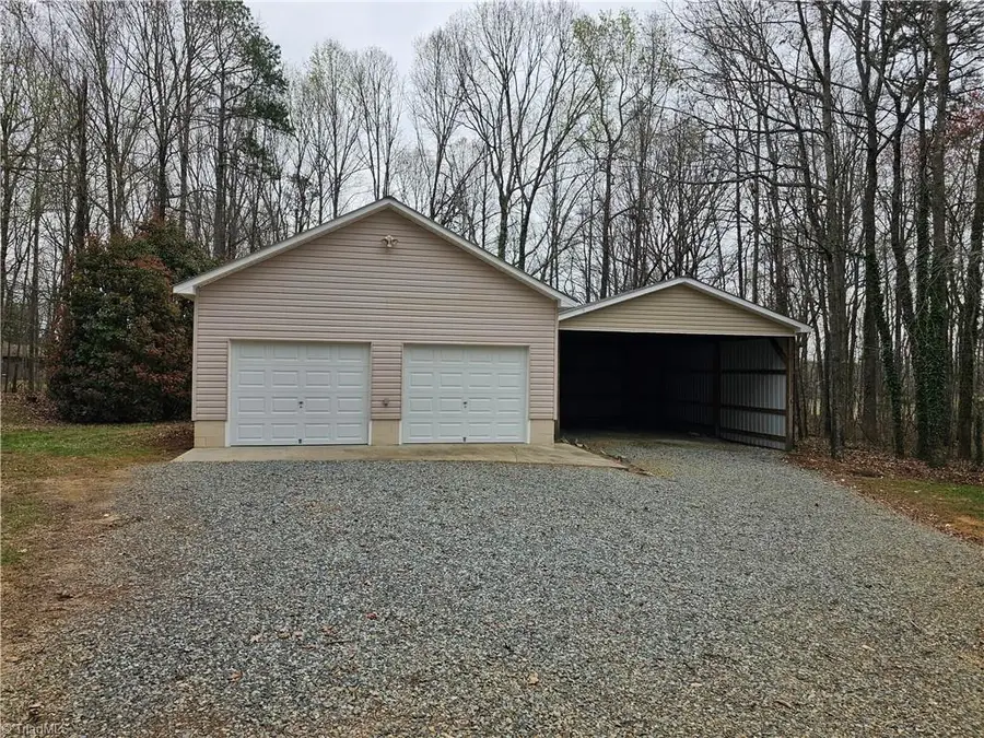 5712 Holly Grove Road, Thomasville, NC 27360 - #2