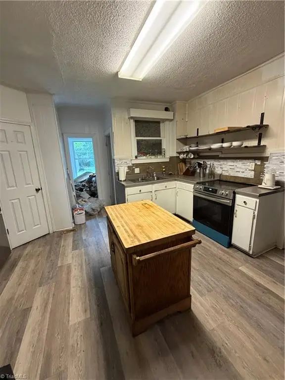 427 W Lexington Avenue, High Point, NC 27262 - #3
