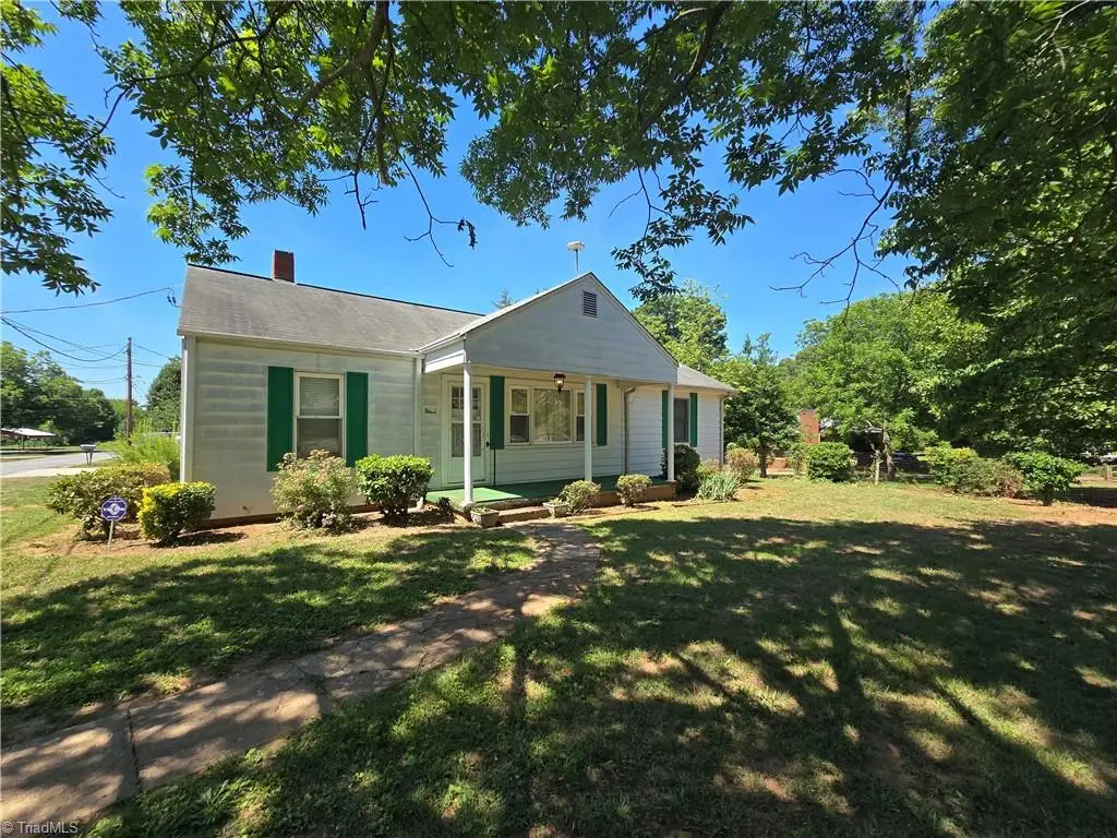1301 W 5th Avenue, Lexington, NC 27295 - #1