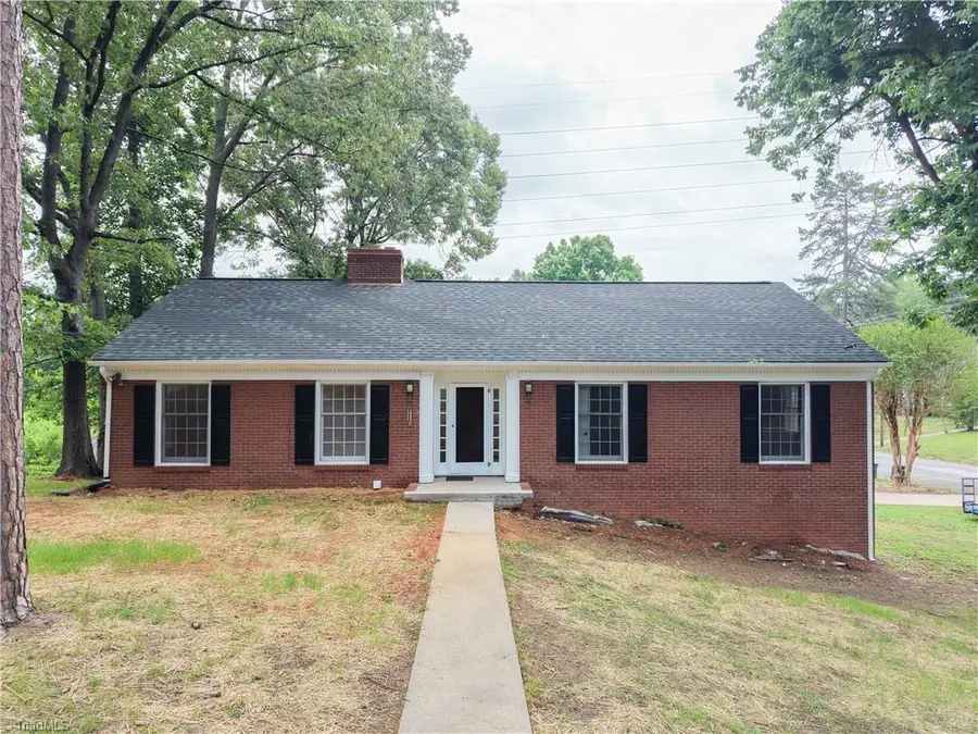 215 Raeford Avenue, Lexington, NC 27292 - #2