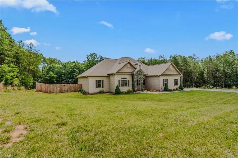 9637 Creek Farm Road, Tobaccoville, NC 27050 - #2