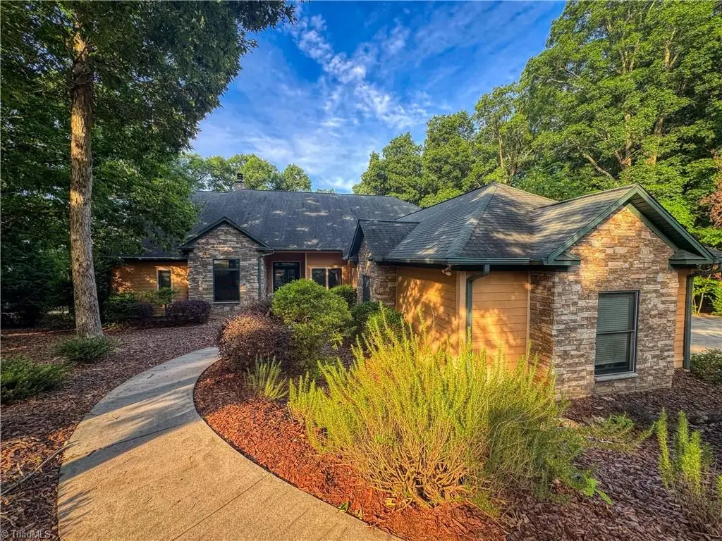 172 Lawson's Lookout, Denton, NC 27239 - #1